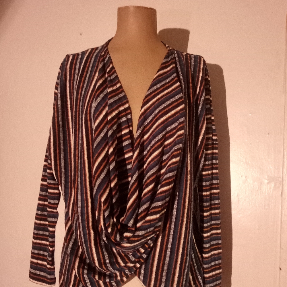 Blooms in the City small Top NEW